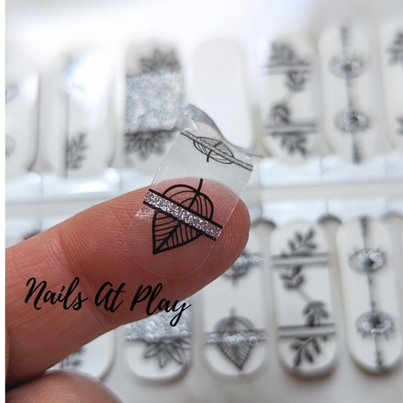 5 for $15 Nail Wraps- Unmistakable (transparent) - Picture 2 of 5